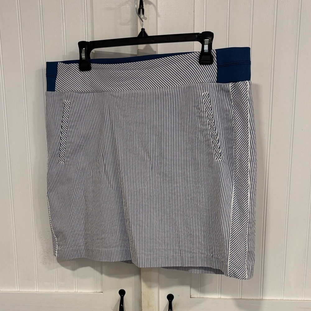 Tribal Navy &White Striped, stretchy Women's Skort. Size 14